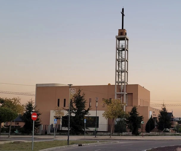 Immagine di Parroquia Reina de Los Angeles - Pozuelo de Alarcón
