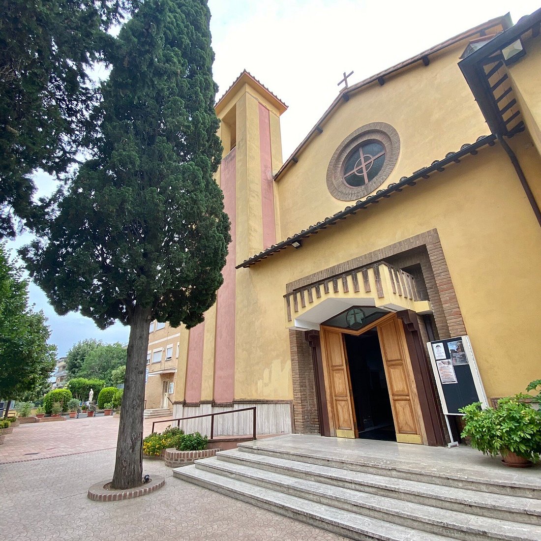 Immagine di Parrocchia SS. Crocifisso - Roma