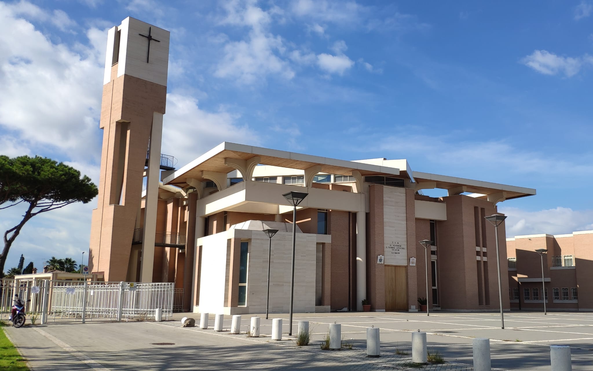 Foto della chiesa Parrocchia San Tommaso Apostolo - Roma