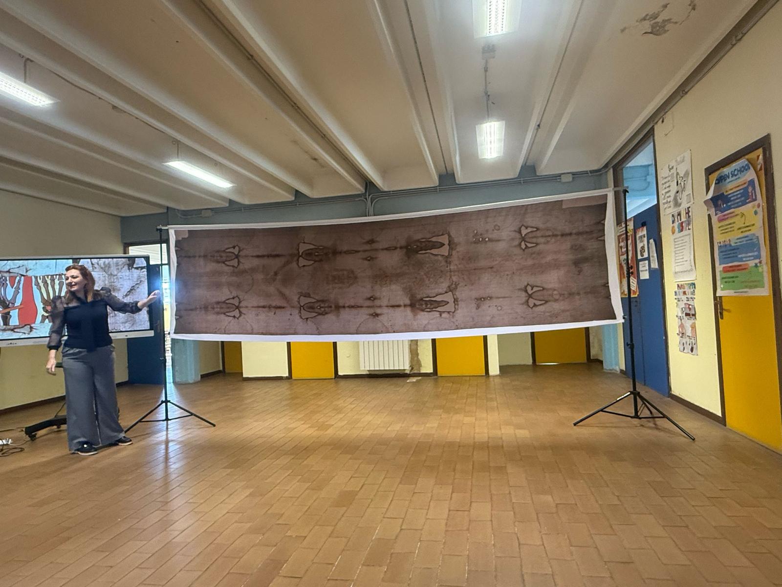 Foto della chiesa Scuola secondaria AnzioIV Falcone - Anzio