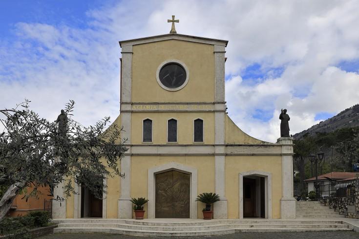 Immagine di Parrocchia Sacro Cuore di Gesù - La Forma